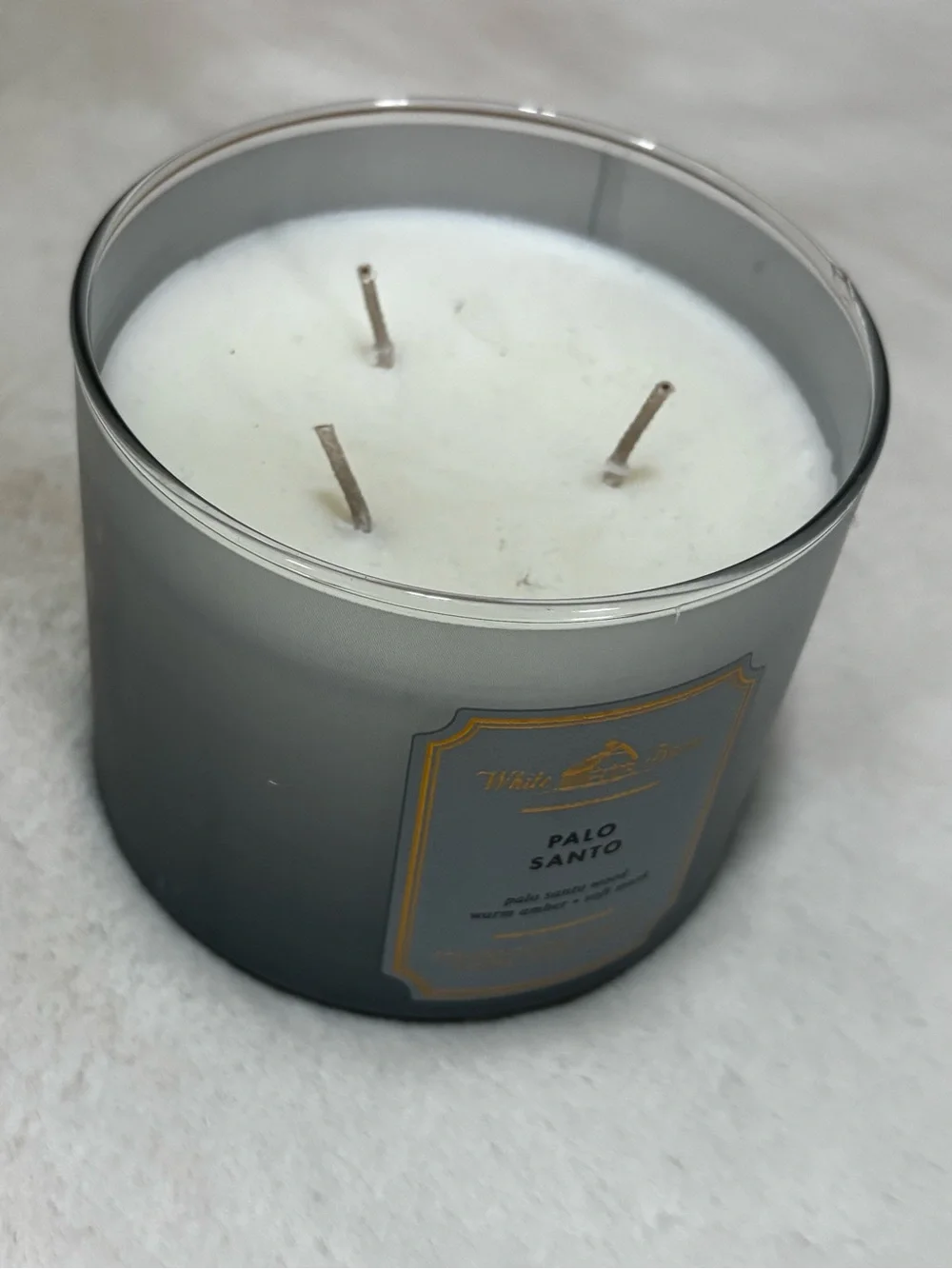 White Barn Palo Santo Candle - Picture 2 of 3